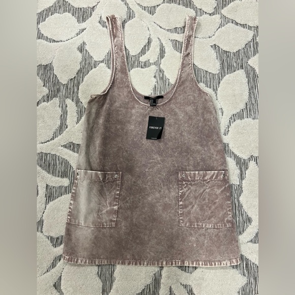 Mauve coloured romper. Never worn. Soft corduroy material - Picture 1 of 1